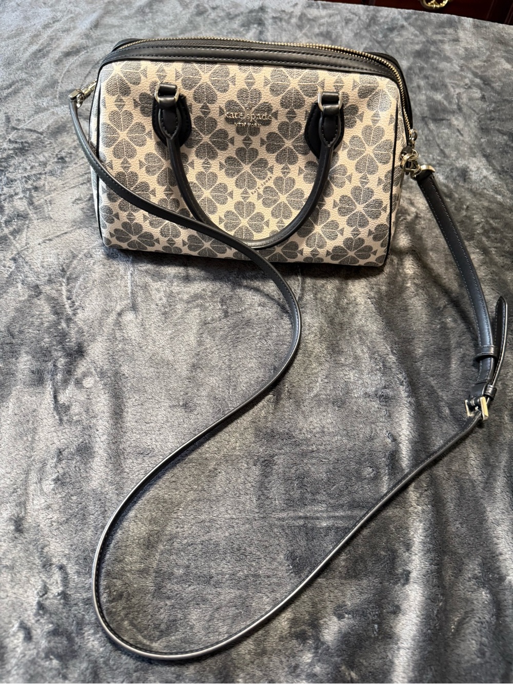 Kate Spade Large Dolly Duffel Crossbody - Picture 3 of 4